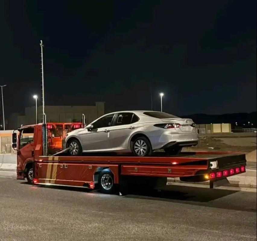 سطحة لنقل السيارات 